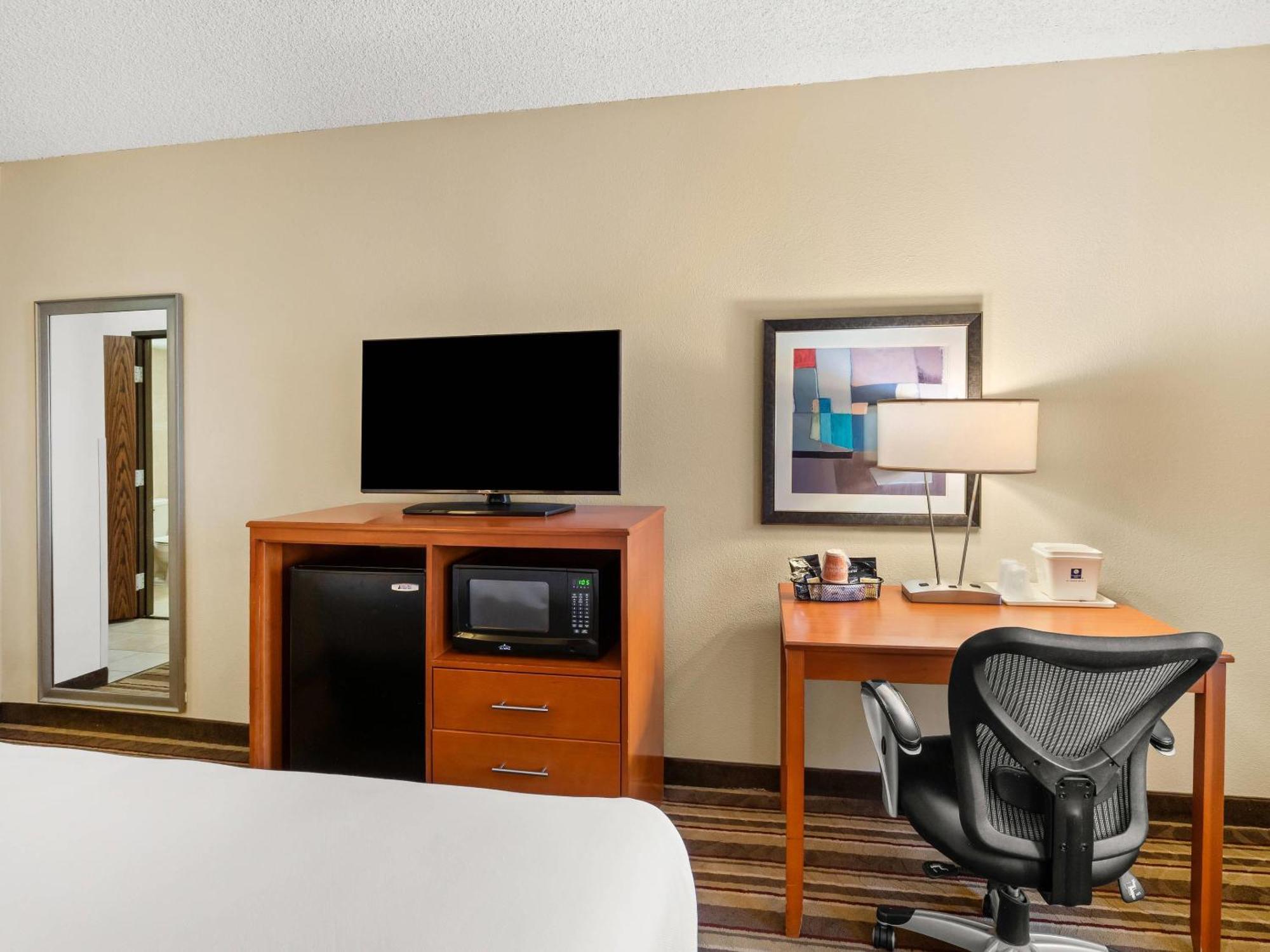 Comfort Metro Airport 3* Romulus