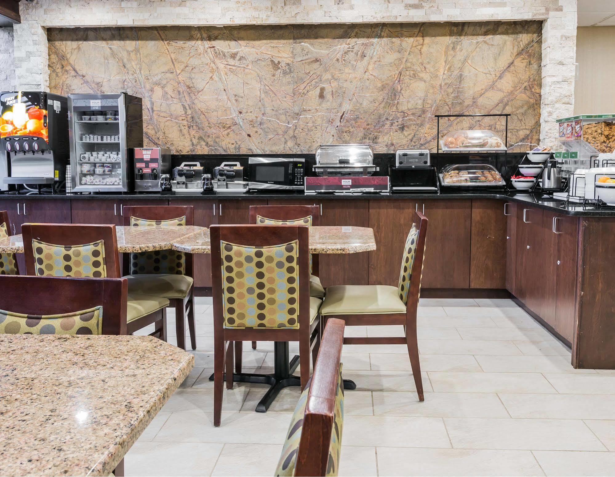Comfort Metro Airport Inn
