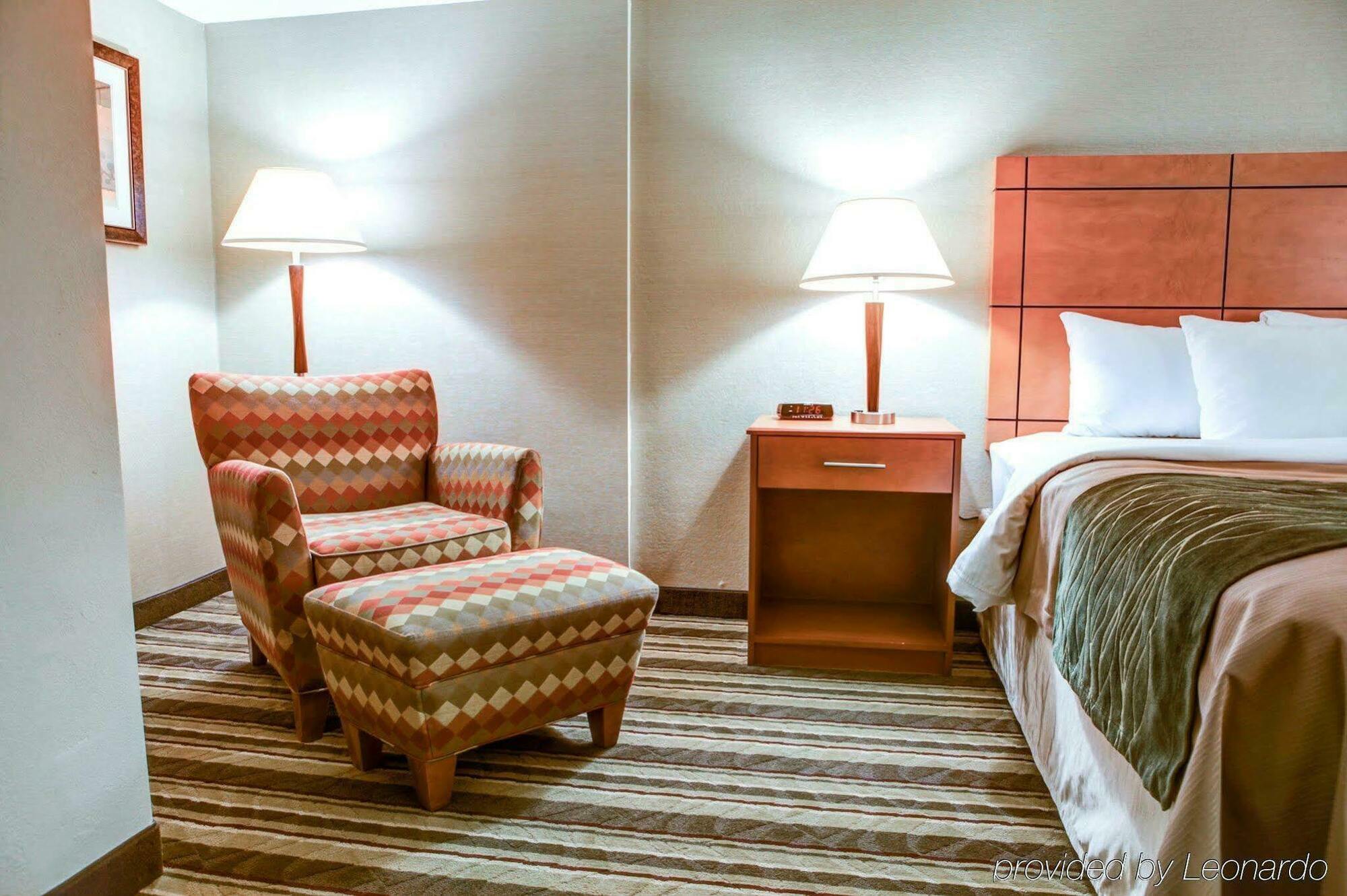 Inn Comfort Metro Airport 3*